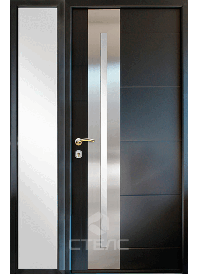 Входная металлическая дверь в коттедж с накладкой ПВХ двупольная  + Стекло + Нержавеющая полоса фото