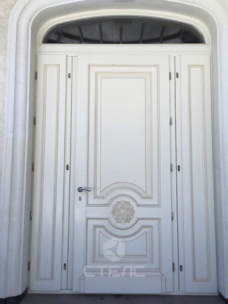 Входная металлическая дверь с отделкой 